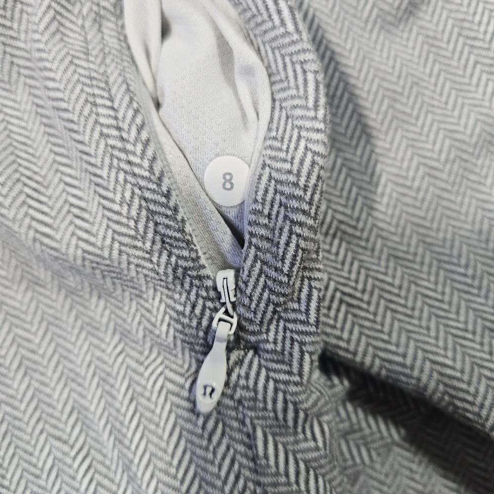 Lululemon Kanto Catch Me 1/2 Zip Heathered Herringbone Gray White LS Top Sz 8 - Picture 9 of 11